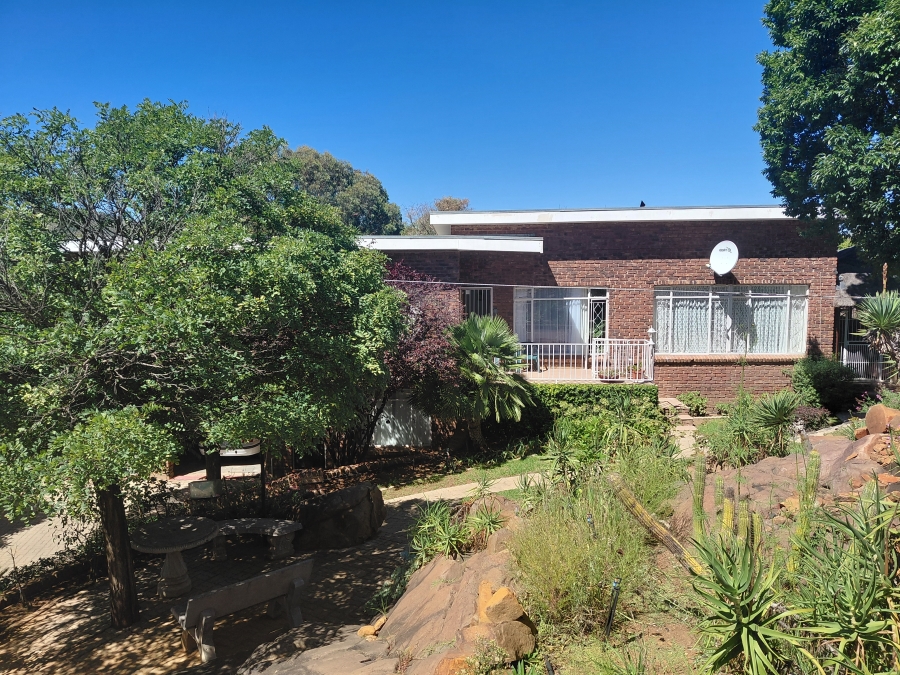 5 Bedroom Property for Sale in Burgersdorp Eastern Cape